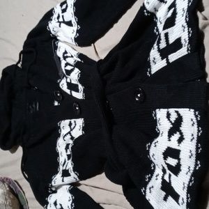 Bnwt fox cardigan sz small..